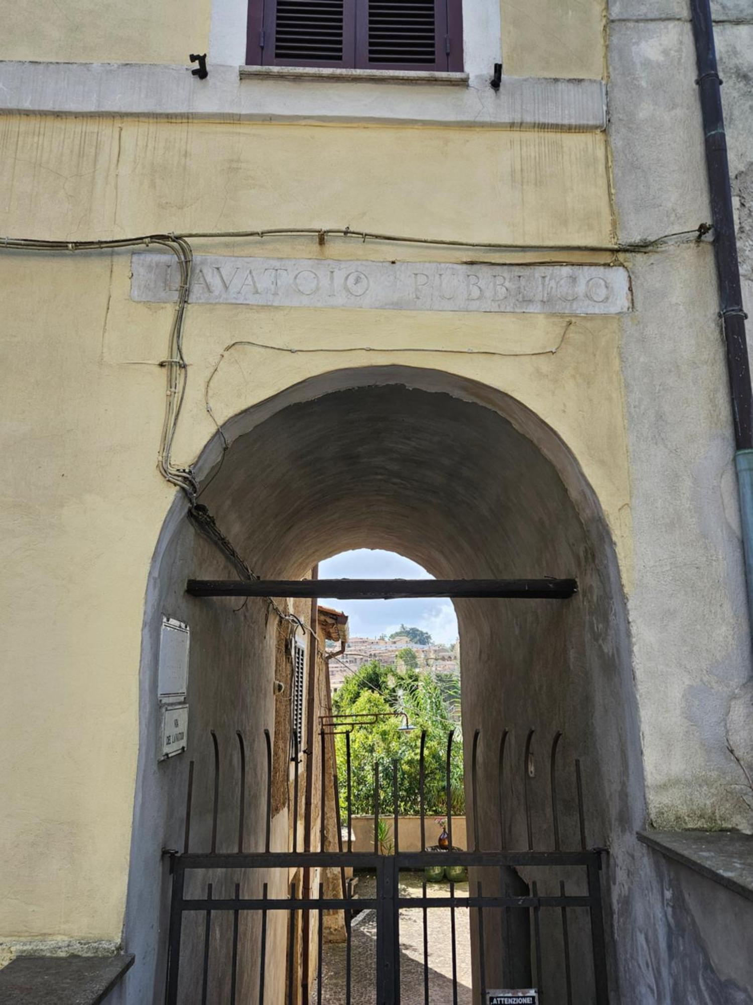 L' Antico Lavatoio Bed & Breakfast Rignano Flaminio Exterior photo